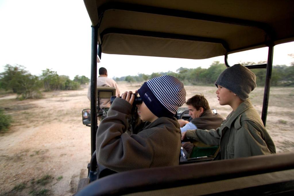 Honeyguide Tented Safari Camp - Khoka Moya Manyeleti Game Reserve Exterior photo